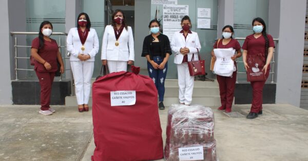 Entrega de presentes a obstetras de la Red de Salud Cañete Yauyos